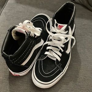 High top black Old Skool sk8 vans (men’s 6.5/ women’s 8.0)